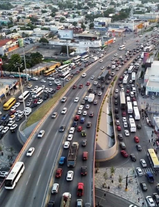 Av. Miguel Alemán. Cngestión vial. Metro