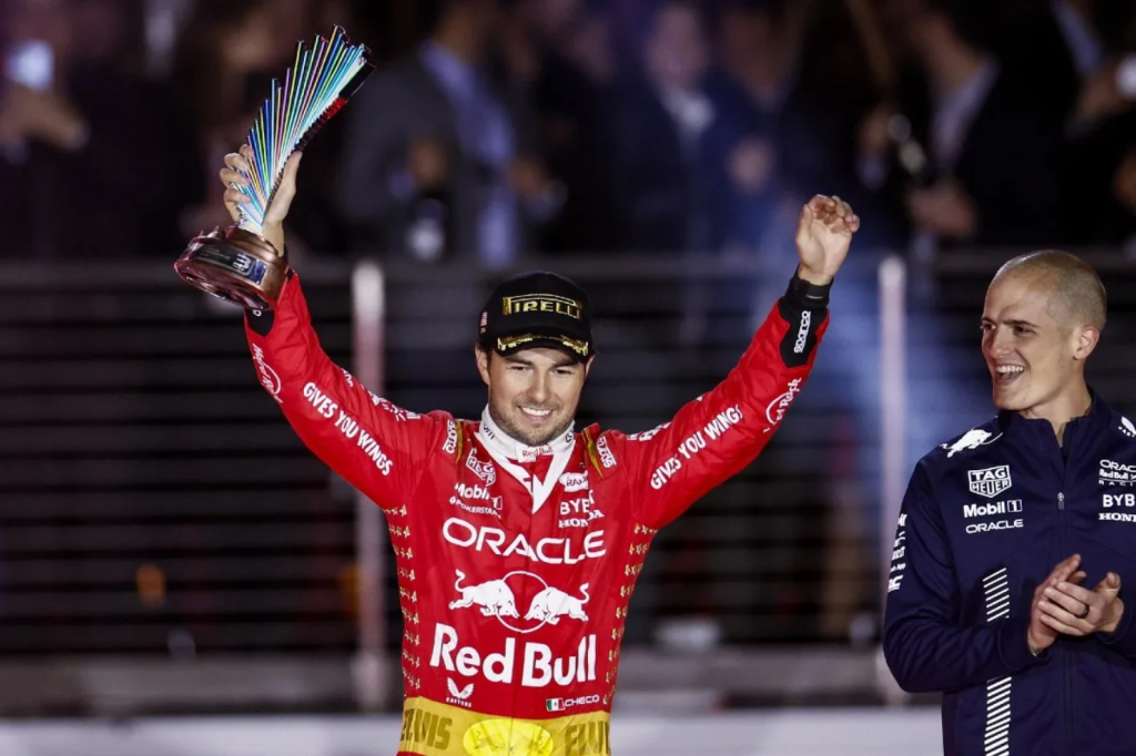 Screenshot 2025-08-26 at 12-56-15 Checo Pérez Subcampeón Del Mundo En Su Temporada 13 En F1 - Alto Nivel - Glen Facturero Checo Pérez F1, Cadillac, Valtteri Bottas