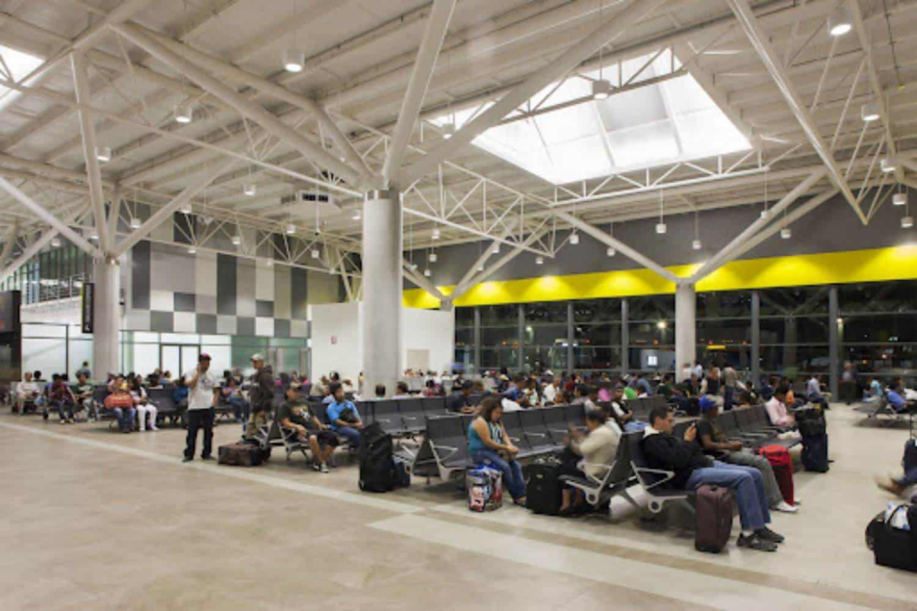 Central-de-autobuses-colón-viajeros