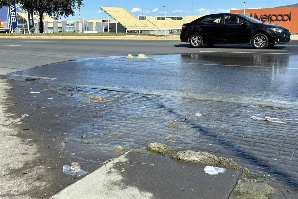 Image - Glen Facturero Deuda-de-agua-y-drenaje-samuel-garcía-deuda-millonaria-impuesto-verde