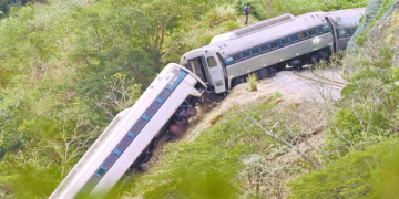 Tren-interoceánico-accidente-exceso-velocidad-infraestructura-ferroviaria-supervisión-técnica-licencias-vencidas - Glen Facturero