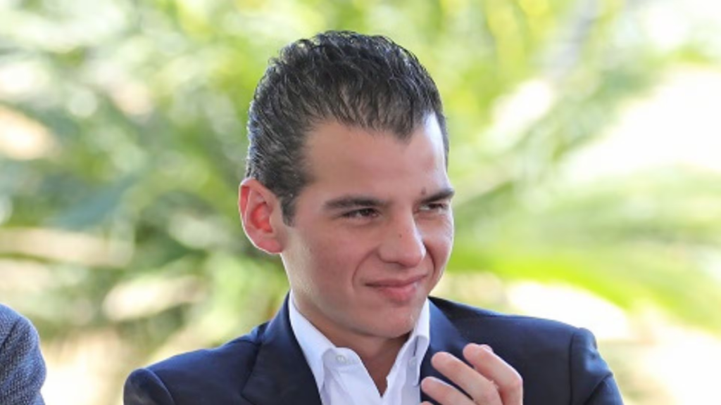 Mike Flores Invierte En Meta Y Derrocha 5 Millones De Pesos }, Duplicando Su Gasto Un 257%