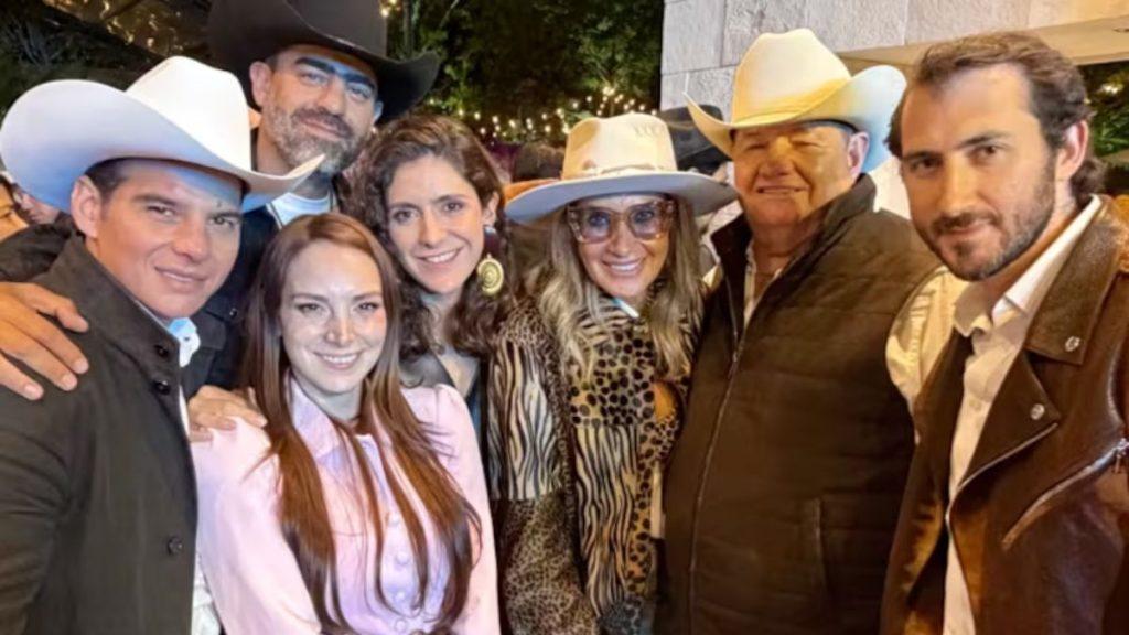 Fiesta De Mike Flores En Allende - Glen Facturero