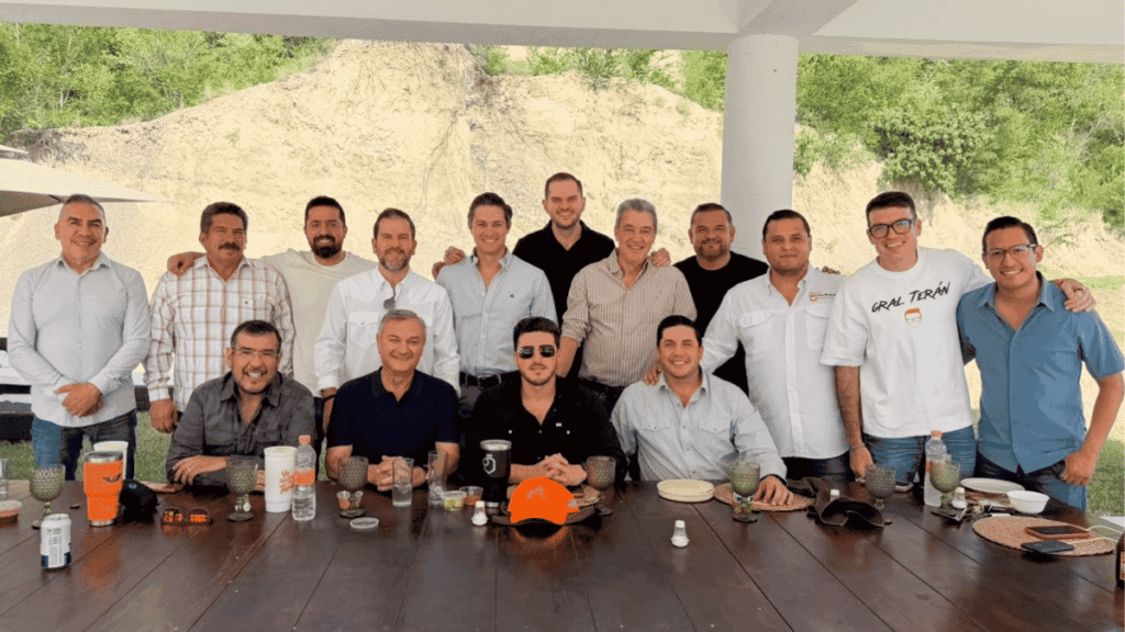 Guerra Política En Nuevo León - Glen Facturero