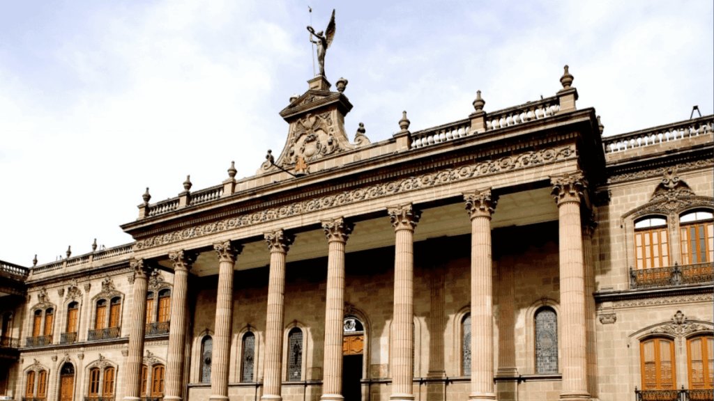 Palacio De Gobierno De Nuevo León En Crisis Por El Aumento De La Deuda Con Samuel García - Glen Facturero - Glen Facturero