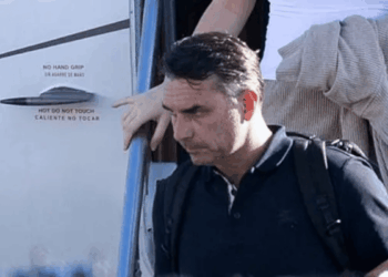 La Fuga De Flávio Bolsonaro a Estados Unidos - Glen Facturero - Glen Facturero