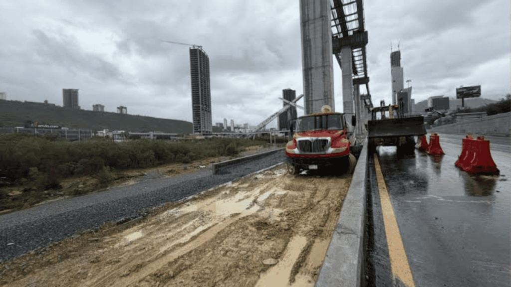 Obras Del Metro Dejan Fallas De La Línea 4 - Glen Facturero - Glen Facturero